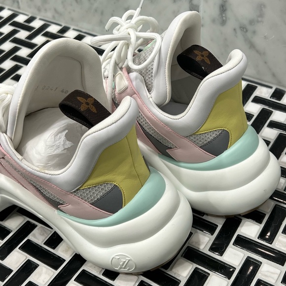 Louis Vuitton Archlight Sneakers - Picture 3 of 4